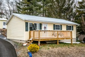 193 East Riverside Drive | Harrisonburg Homes Team